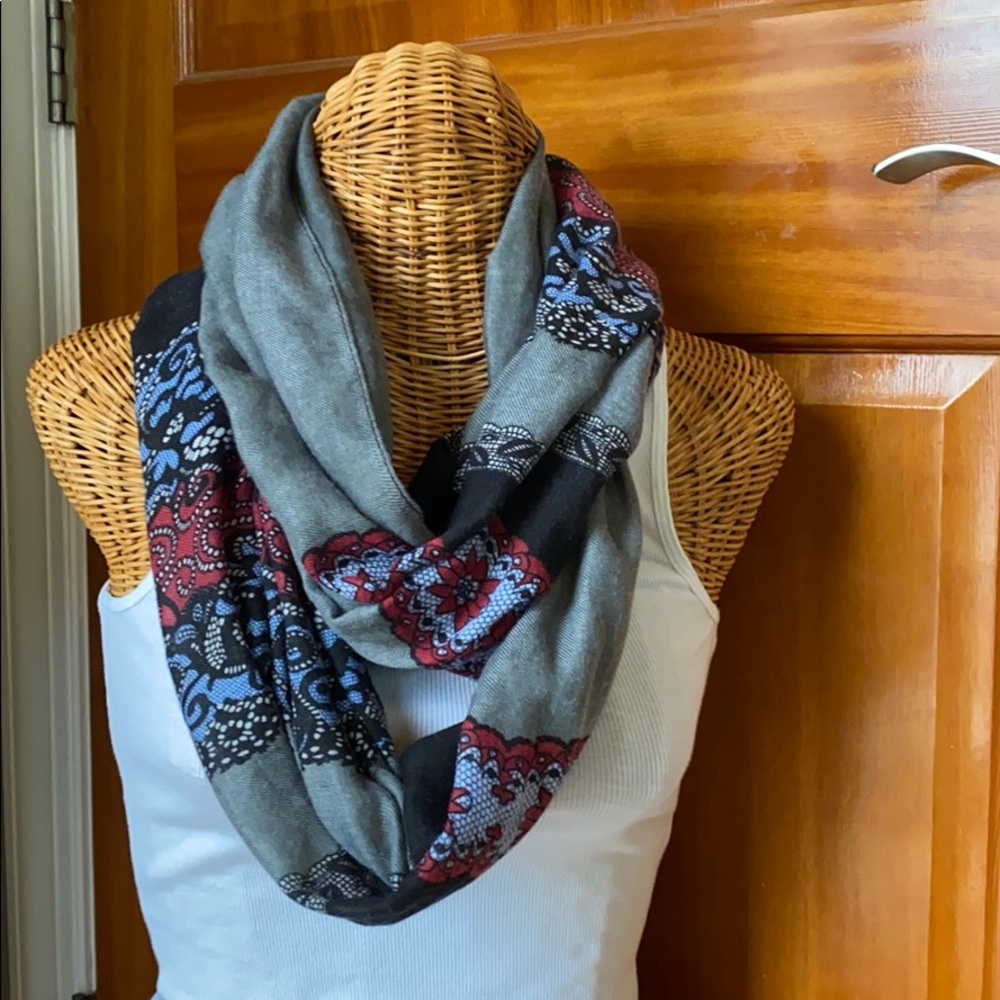 Infinity scarf